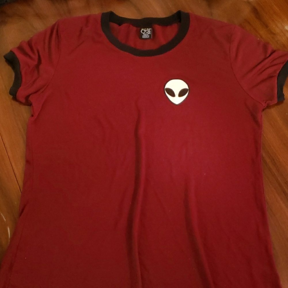 Alien graphic tee